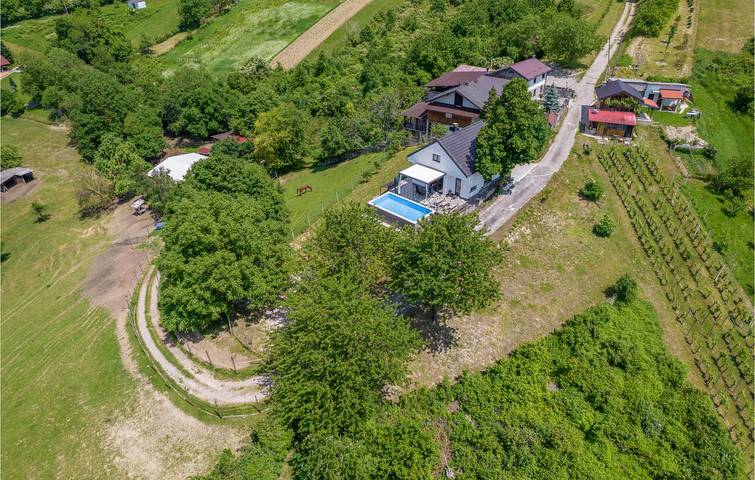 Chalet für 8 Personen, mit Ausblick und Garten sowie Pool und Terrasse, mit Haustier in Kroatien - 4