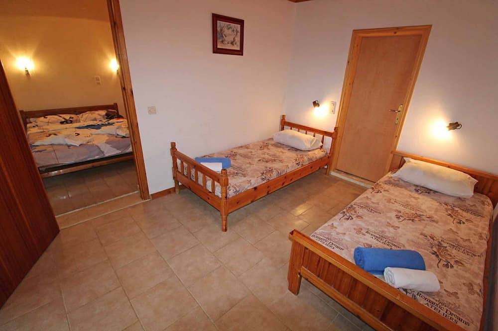 Ganze Wohnung, Weiße Haus Pagoi Wohnung in Agios Georgios, Korfu