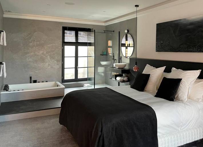 Gîte pour 2 personnes, avec Jacuzzi et Terrasse ainsi que Sauna et Vue dans Office De Tourisme De Perpignan