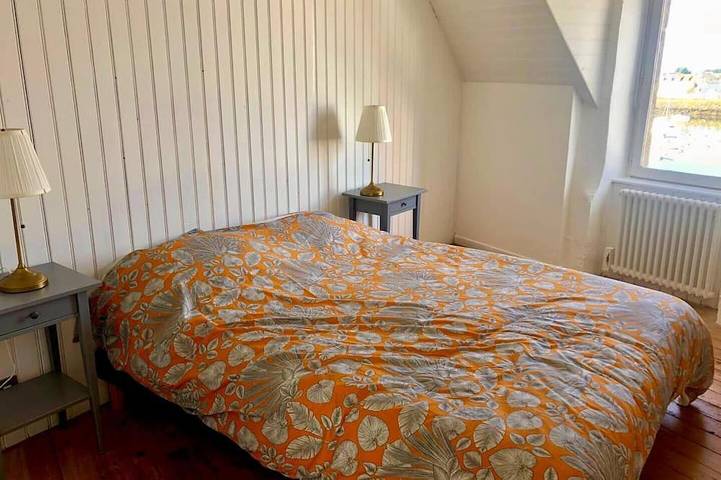 Holiday home near harbor & beach in Treffiagat, Côte de Cornouaille