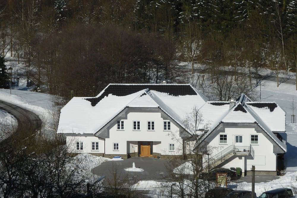Ganze Wohnung, ****Premium-Fewo, Neubau, Nähe Winterberg, Nordic- u. Skilanglaufz., Spielplatz in Westfeld, Schmallenberg