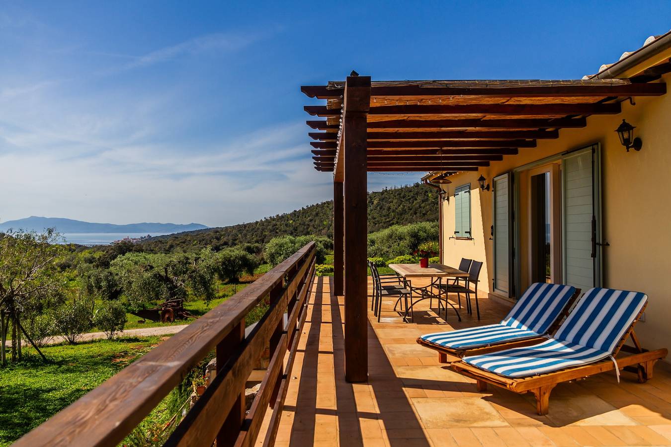 Entire apartment, Apartment 'Casa Ulivo' with Sea View, Wi-Fi and Air Conditioning in Orbetello, Parco Naturale della Maremma