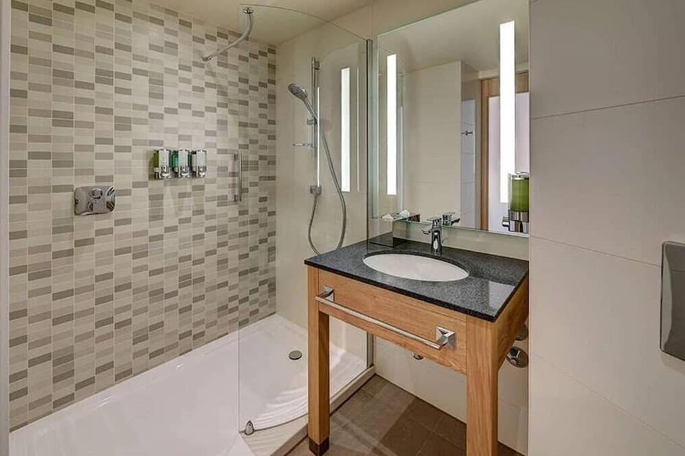 Modern Comfort Minutes from Museum Island & Famous Alexanderplatz! in Mitte Berlin, Berlin