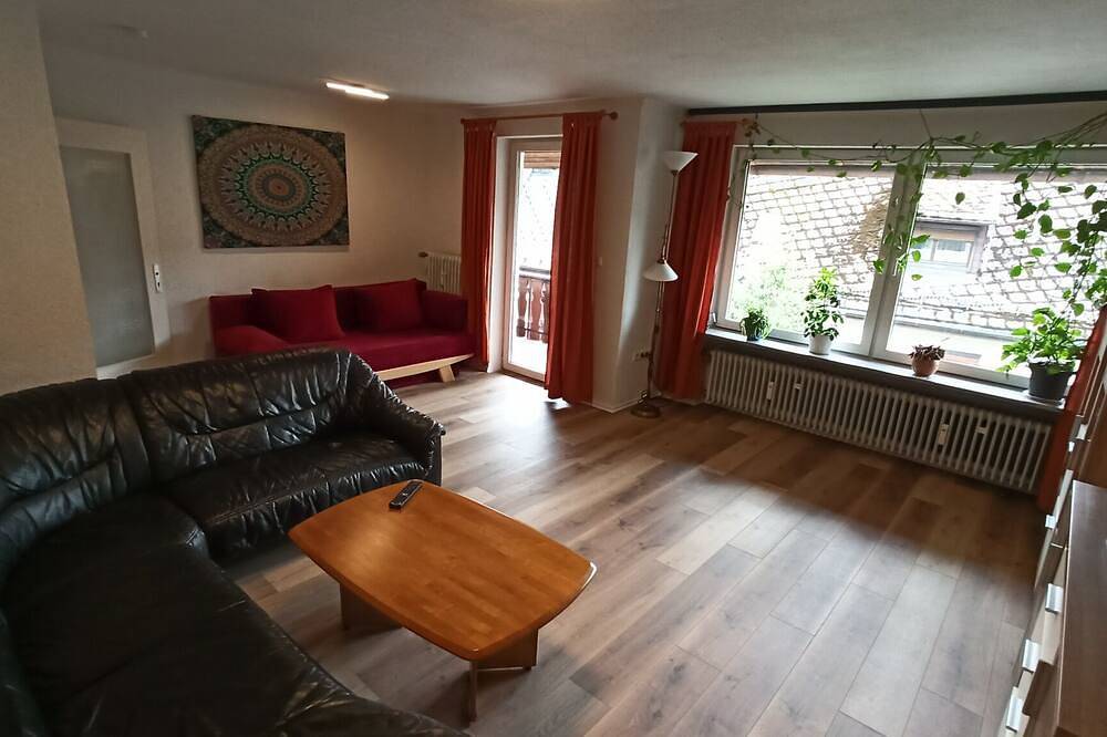 Ganze Wohnung, Ferienwohnung 90qm mit großen überdachten Balkon in Steinwiesen, Frankenwald