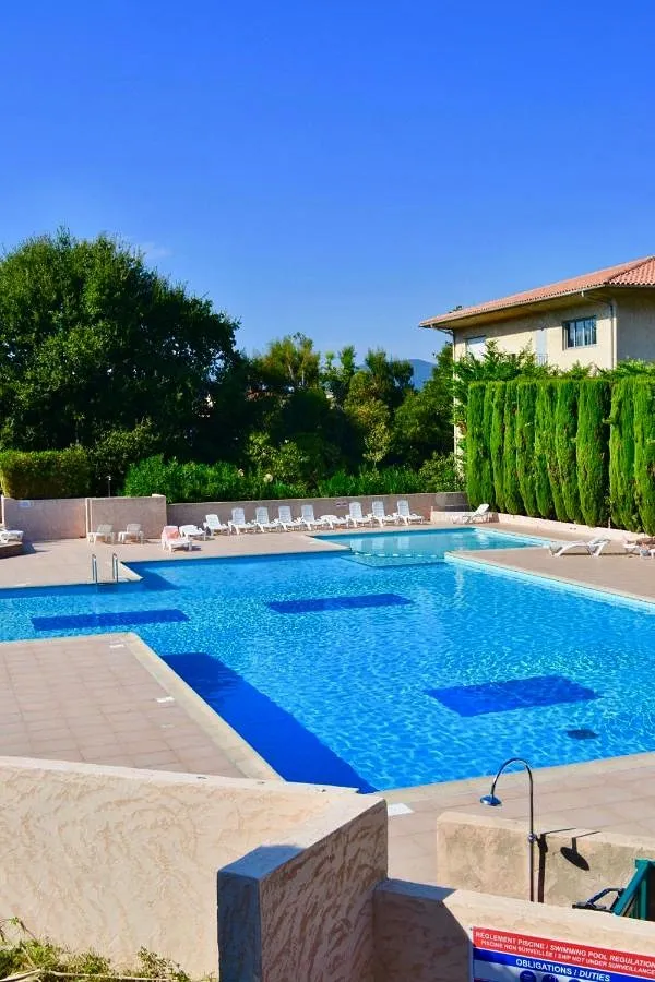Apartamento de vacaciones para 2 personas, con piscina además de balcón y vistas - 1