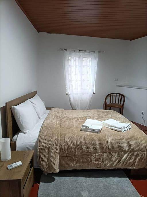 Location de vacances pour 14 personnes, avec piscine et jardin ainsi que balcon et jacuzzi à Oliveira de Frades - 3