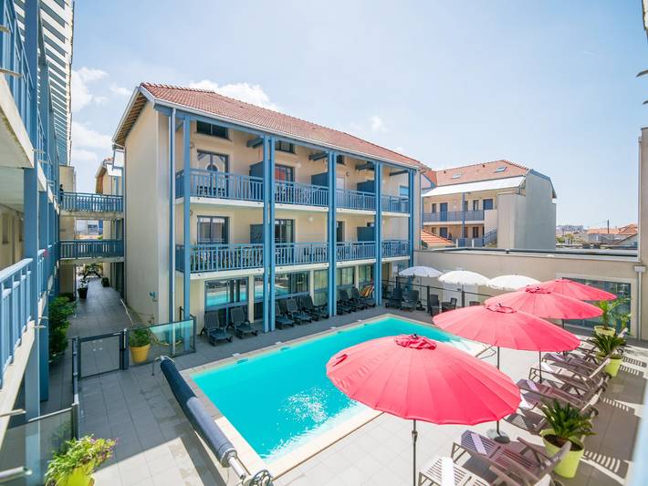 Gîte pour 4 personnes, avec balcon ainsi que sauna et piscine, adapté aux familles à Biscarrosse