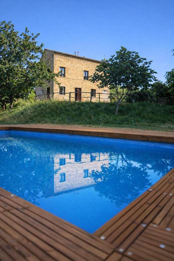 Appartamento per 2 persone, con Giardino e Piscina nonché Panorama a Loro Piceno