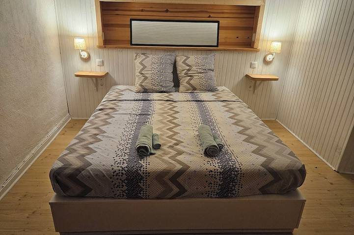 Location de vacances pour 6 personnes, avec terrasse à Grèzes