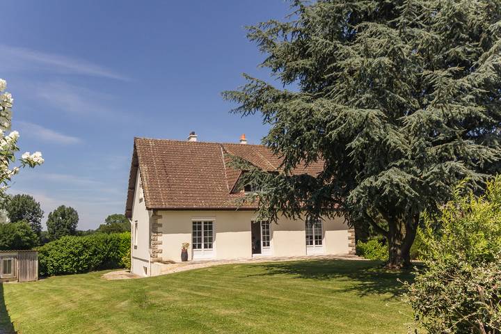 Gîte pour 11 personnes, avec Terrasse et Jardin