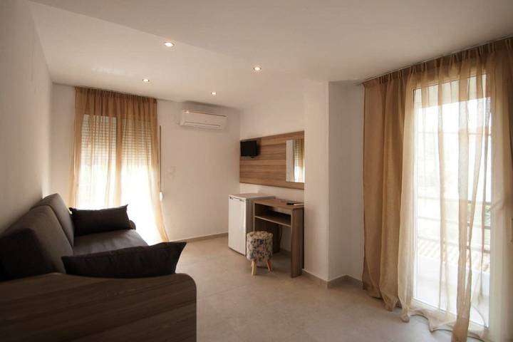 Maison d’hôte pour 7 personnes, avec terrasse, animaux acceptés dans Skiathos