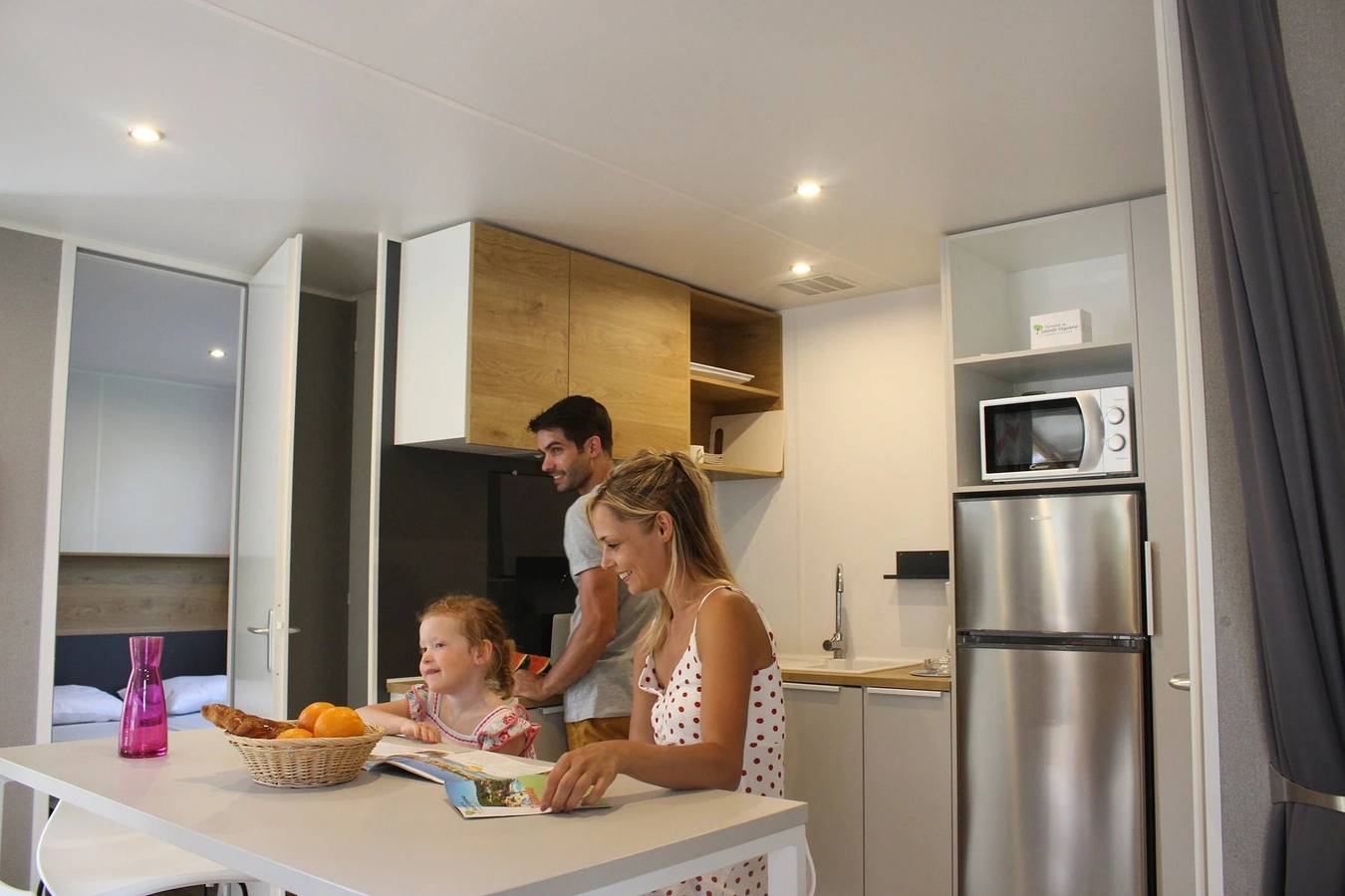 Zecamping 4 étoiles familial parc aquatique mobil-home Tv clim 31m2 in Bessan, Côte d'Améthyste