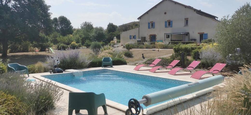 Location de vacances pour 5 personnes, avec jardin ainsi que vue et piscine à Labastide-de-Lévis - 2