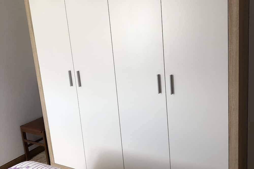 Entire apartment, Rural apartment facing the beach with swimming pool and paddle tennis court. in Mogro, Miengo