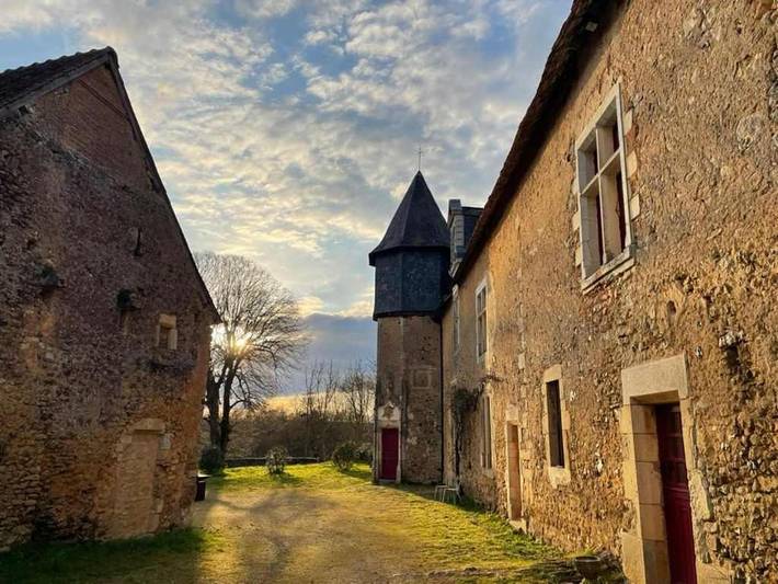 Gîte pour 30 personnes, animaux acceptés à Fontenay-sur-Vègre