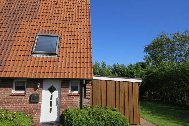 Ferienhaus für 5 Personen, mit Terrasse und Pool sowie Garten in Ostfriesland