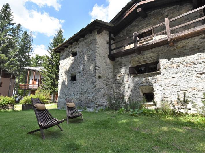 Casa vacanza per 8 persone, con Idromassaggio e Terrazza nonché Giardino e Sauna a Madesimo