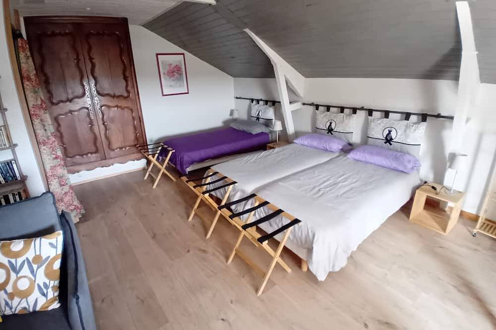 Brocéliande East Vacation Rental in Iffendic, Rennes und Umgebung