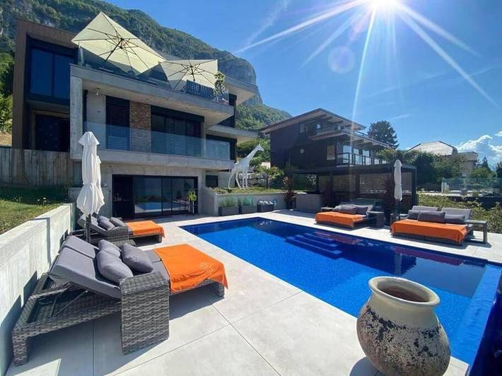 Villa pour 8 personnes, avec Balcon et Terrasse ainsi que Jardin et Piscine à Veyrier-du-Lac - 4