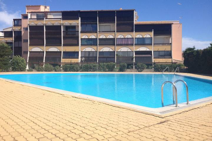 Gîte pour 2 personnes, avec Terrasse et Piscine dans Plage Naturiste (Le Cap d'Agde) - 2