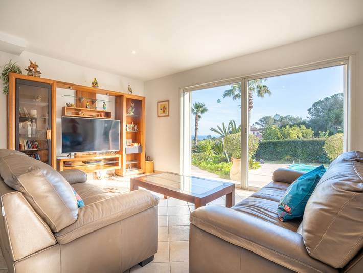 Location de vacances pour 6 personnes, avec jardin et piscine dans Plage Du Grand Boucharel Saint Aygulf - 3