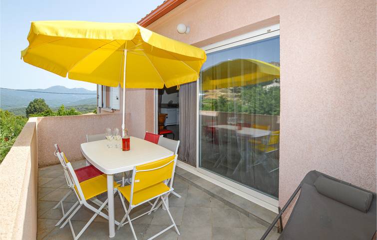 Appartement de vacances entier, Appartement confortable avec Wi-Fi, climatisation, parking et terrasse in Petreto-Bicchisano, Arrondissement de Sartène