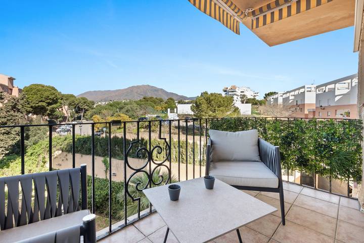 Apartamento entero, 44. Apartment with Sea View near Estepona Marina in Puerto Deportivo de Estepona, Estepona
