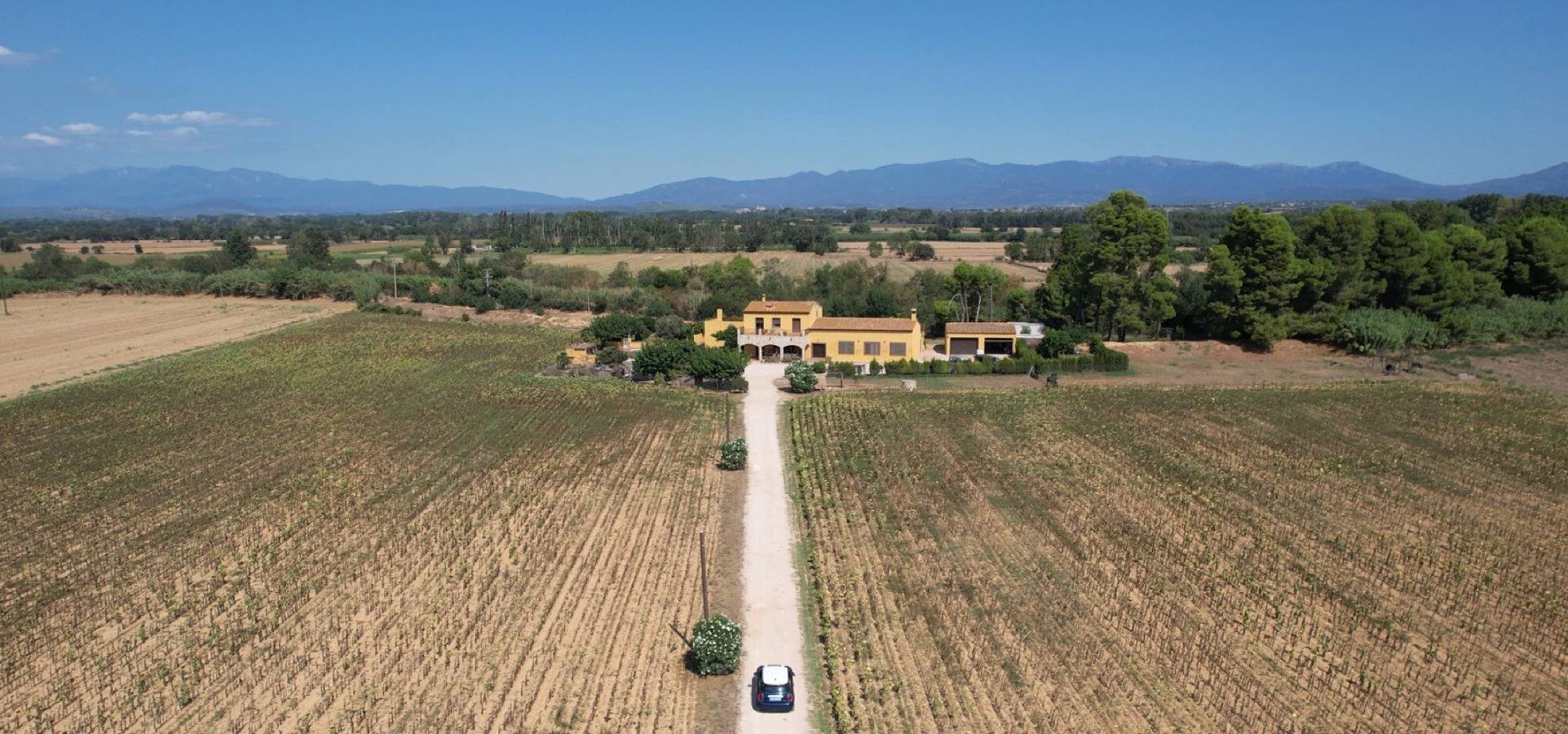 Casa rural 'Les Cabretes Vilanova De La Muga' con vistas a la montaña, Wi-Fi y aire acondicionado in Peralada, Alt Empordà