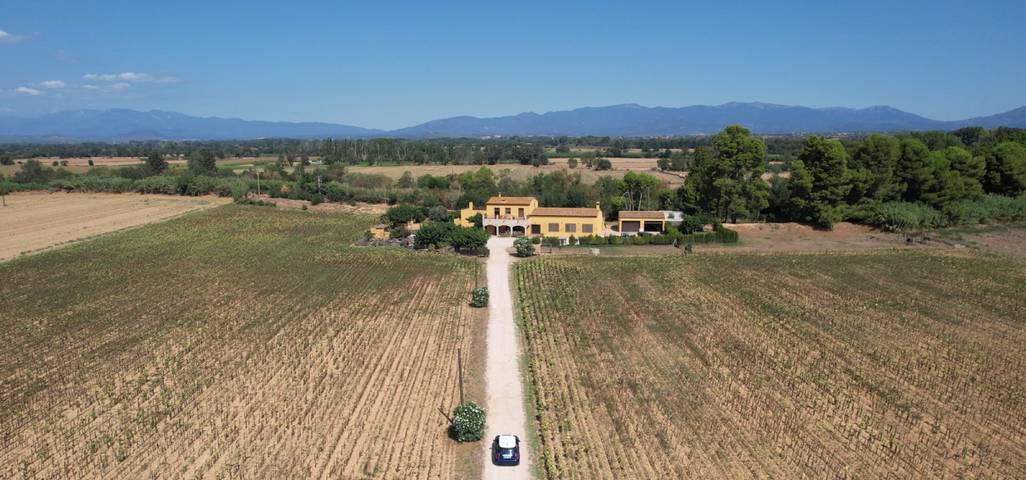 Casa rural para 15 personas, con Jardín en Figueras - 2