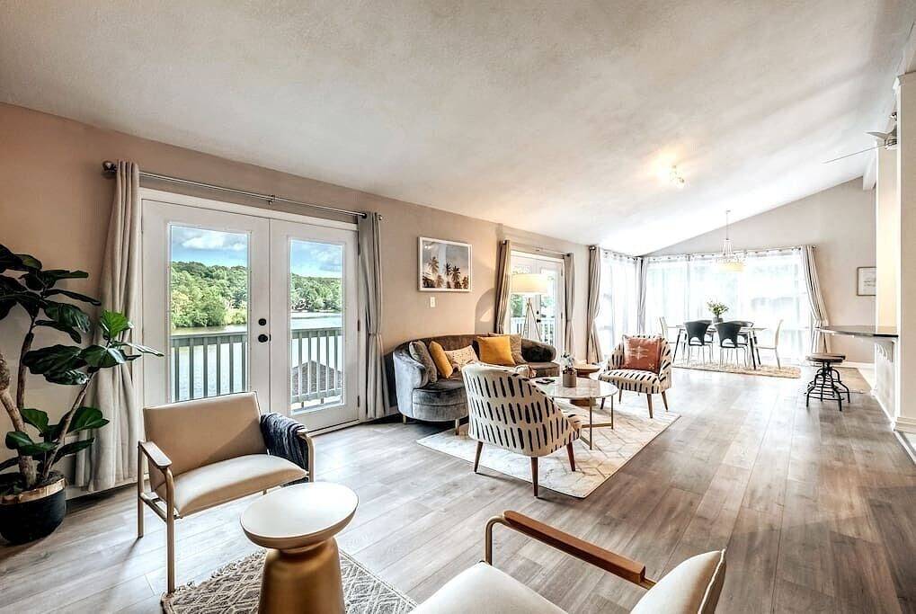 Sunny Deck All Rooms w/Lake View in Gwinnett County