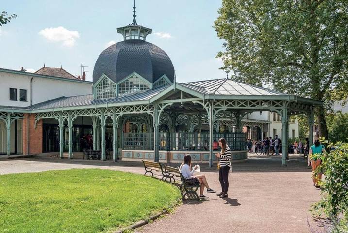 Location de vacances pour 7 personnes, avec jardin à Creuzier-le-Vieux - 2