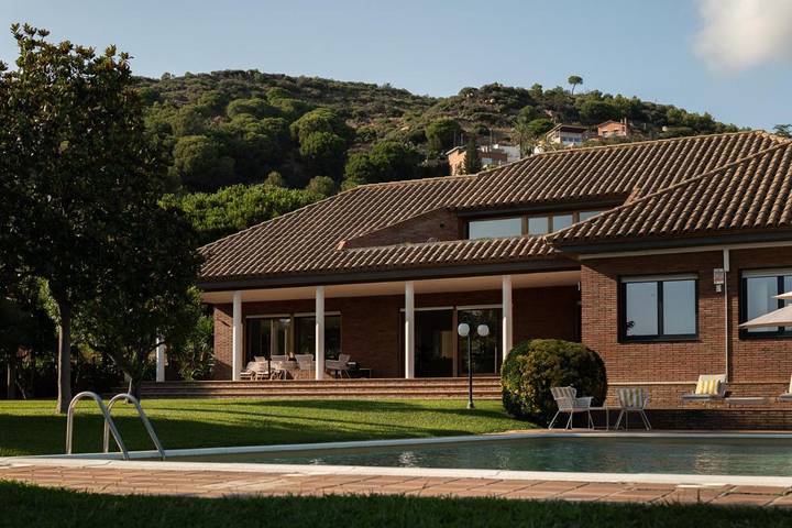 Casa rural para 8 personas, con jardín y sauna además de piscina y vistas en Badalona