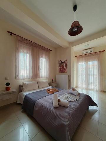 Gîte pour 2 personnes, avec vue et jardin, adapté aux familles dans Stavros