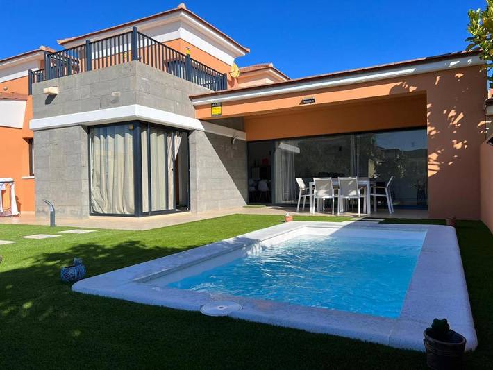 Villa für 6 Personen, mit Balkon und Terrasse sowie Garten und Pool