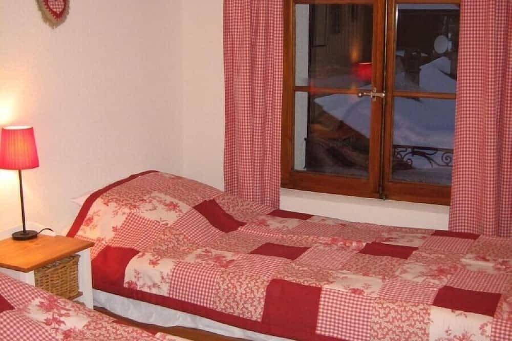 Ganze Wohnung, Luxus-Bergapartment mit warmen Indoor-Pool, Sauna & Fitnessraum in Château-d' Oex, Westalpen