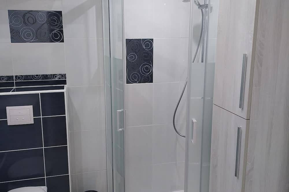 Ganze Wohnung, Le Lupicin, a comfortable, spacious studio in the heart of the Haut Jura nature park. in Saint-Lupicin, Regionaler Naturpark Hochjura