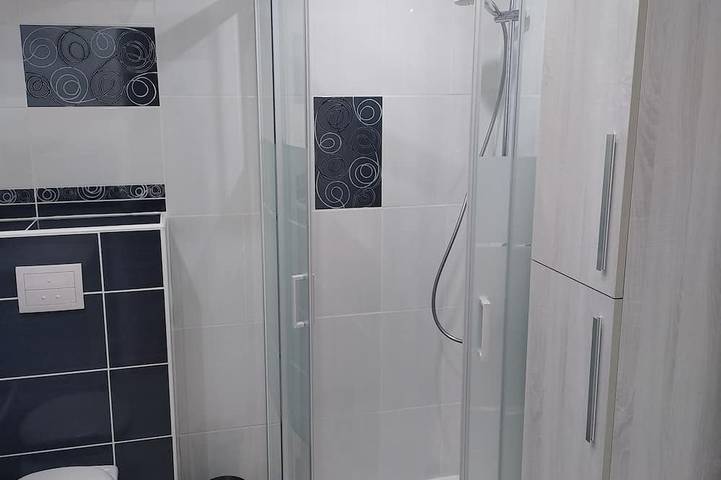 Entire apartment, Le Lupicin, a comfortable, spacious studio in the heart of the Haut Jura nature park. in Saint-Lupicin, Parc naturel régional du Haut-Jura