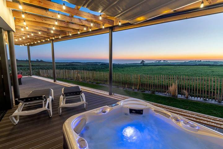Maison de vacances pour 8 personnes, avec jardin ainsi que terrasse et jacuzzi à Plougonvelin