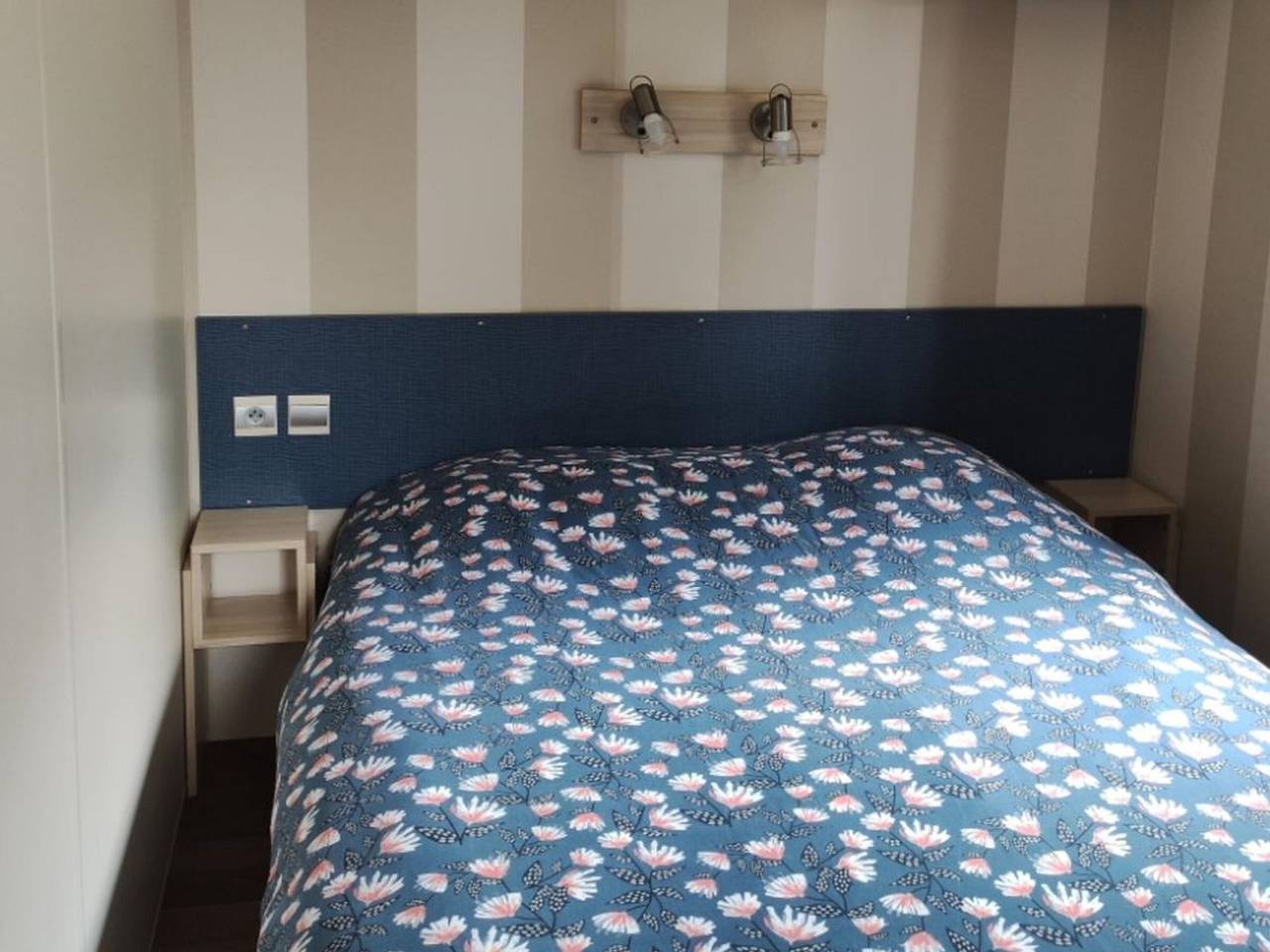 Mobile home with terrace in Bignac, sleeps 6 in Bignac, Charente
