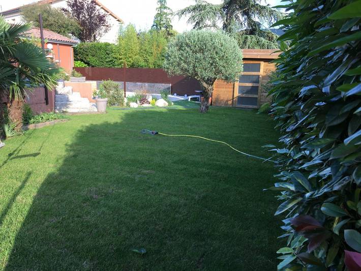 Gîte pour 3 personnes, avec jardin ainsi que piscine et terrasse à Millau - 2