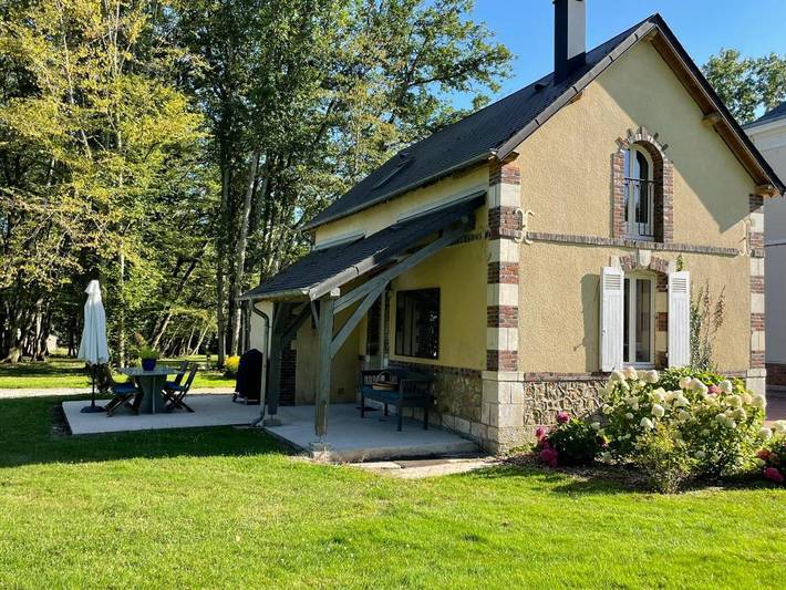 Location de vacances pour 4 personnes, avec Jacuzzi et Terrasse ainsi que Jardin et Piscine à Gien - 2