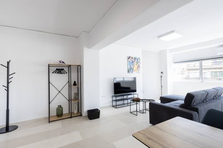 Estudio entero, Akadimias 78 B in Sección central de Atenas, Atenas