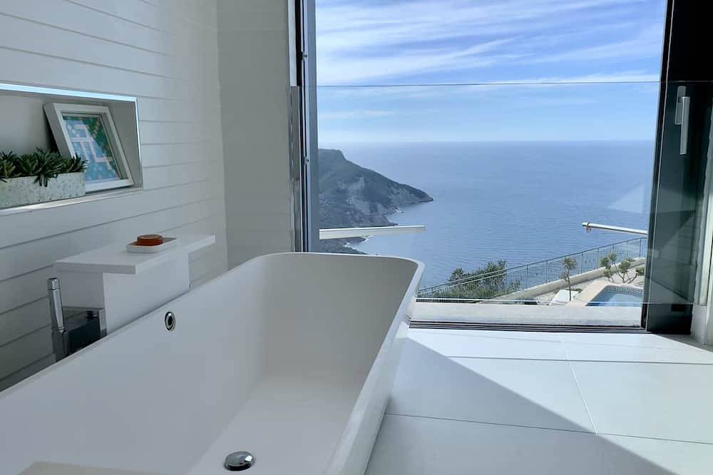 **Up to 20% off !!Stunning Luxury Home With Sea, Mountain & Sunset Views in George Sand, Valldemossa