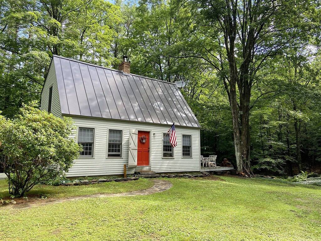 Gemütliches Häuschen im Wald versteckt in Townshend, Windham County