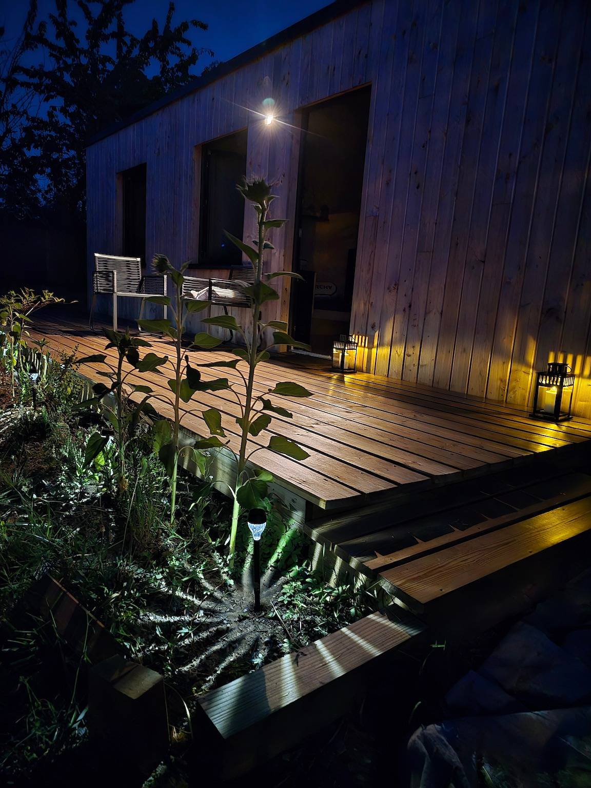 Appartamento intero, La Tiny de Miss Purple con terrazza e giardino privato in Chantelle, Allier