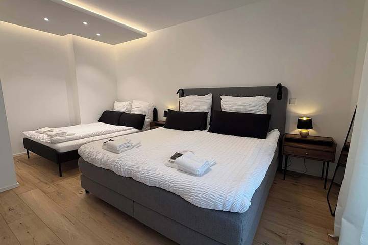 Ferienwohnung für 10 Personen, mit Balkon und Whirlpool in Weil am Rhein - 2