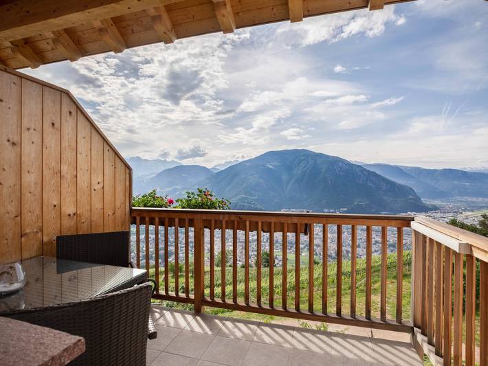 Appartamento intero, Appartamento vacanze "Latemar - Wernerhof" con vista montagna, balcone e giardino in Cologna di Sotto, San Genesio Atesino