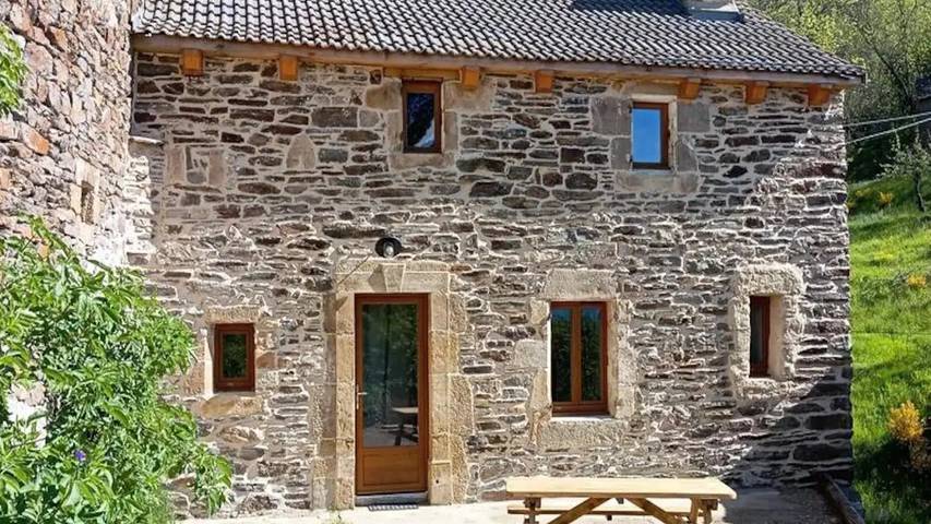 Gîte pour 7 personnes, avec Terrasse dans Cubières