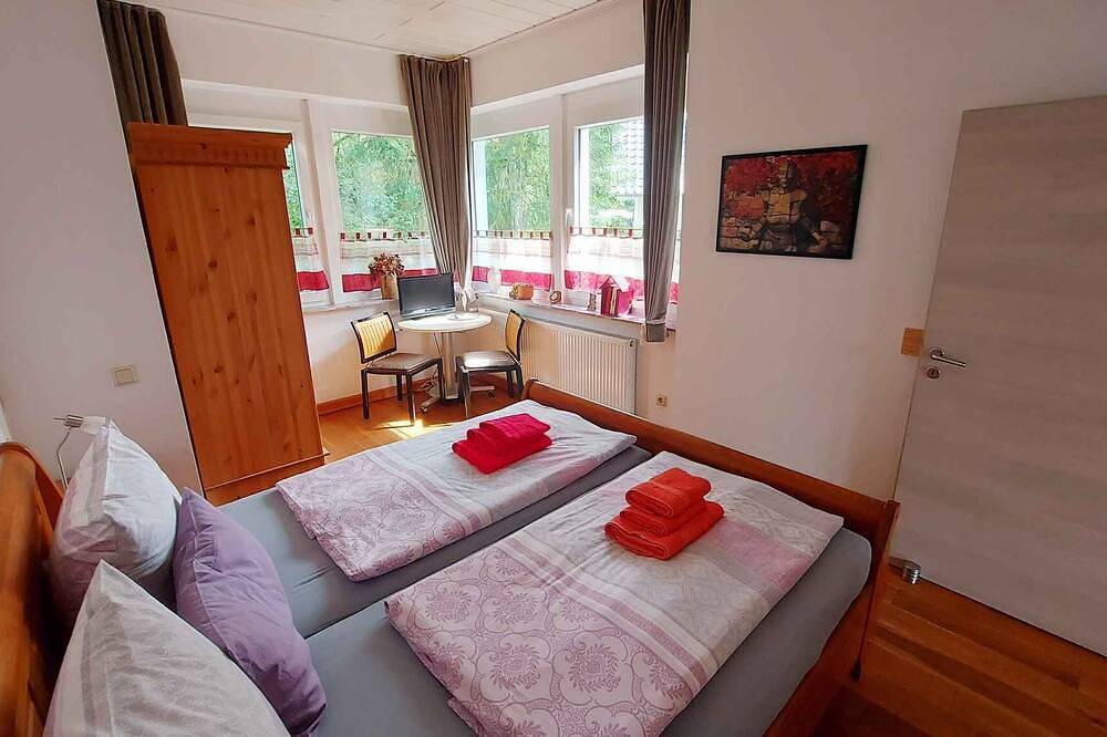 Ganze Wohnung, Ferienwohnung mit Wlan, Kaminofen und wunderschöner Aussicht ins Rheintal in Kamp-Bornhofen, Mittelrhein