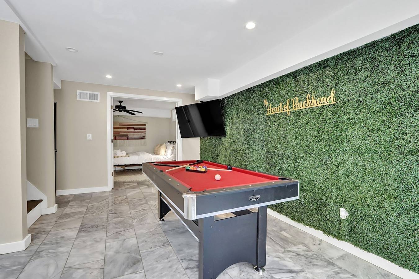 Heart of Buckhead|Message Now for Summer Special! in Atlanta, Condado de Fulton